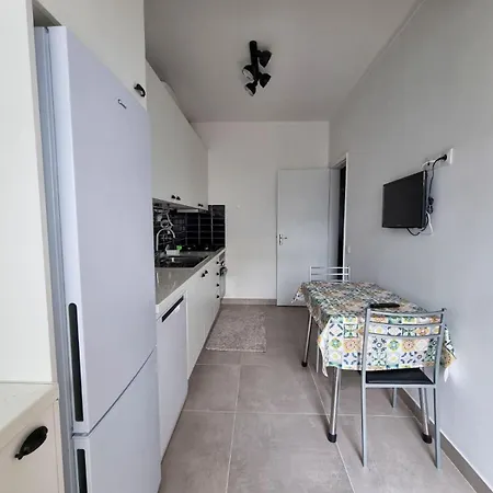 Lcf - 2 Bedroom With Private Bbq Garden Διαμέρισμα *
