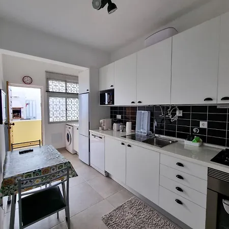 Διαμέρισμα Lcf - 2 Bedroom With Private Bbq Garden *